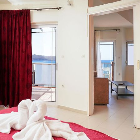 Cozy Corner Vs Beachfront Stalos Bilik gambar